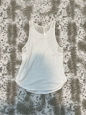 White lululemon tank top